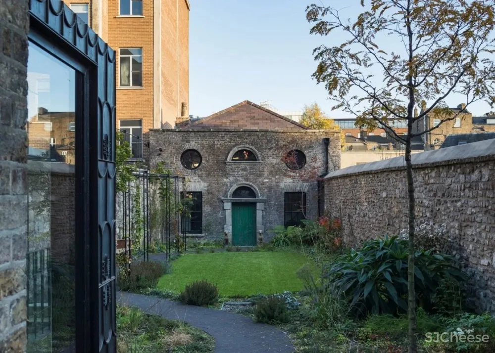 这栋联排别墅翻修后丨实在太潮了