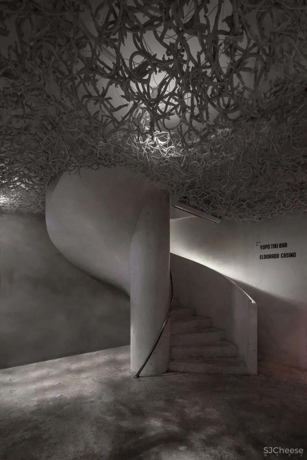 这4个主题餐厅丨天花板设计的太夸张了