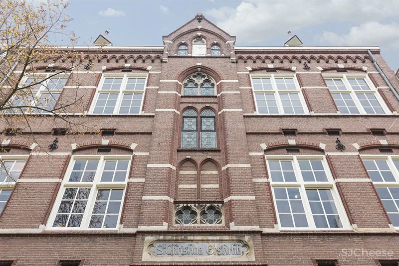 阿姆斯特丹的双层Loft住宅，带夹层和迷人的儿童房