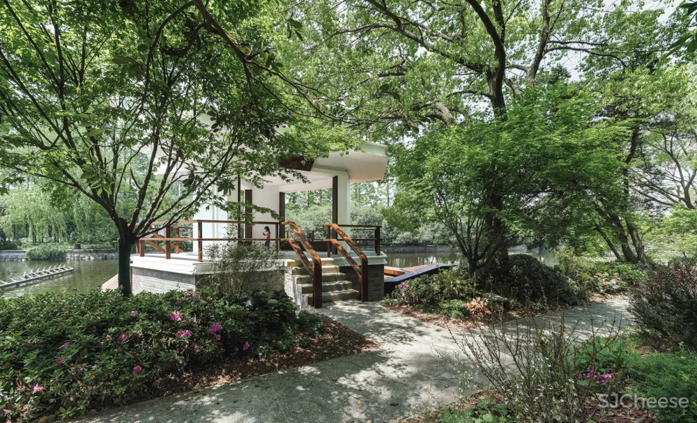 在记忆与希望之间-华东师范大学丽娃河畔书吧修缮，上海 / 上海日清建筑设计有限公司