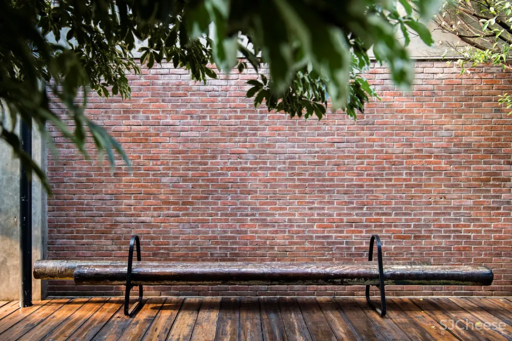 Kayu Kayu 餐厅,为木匠设计的木质食堂 / W Office