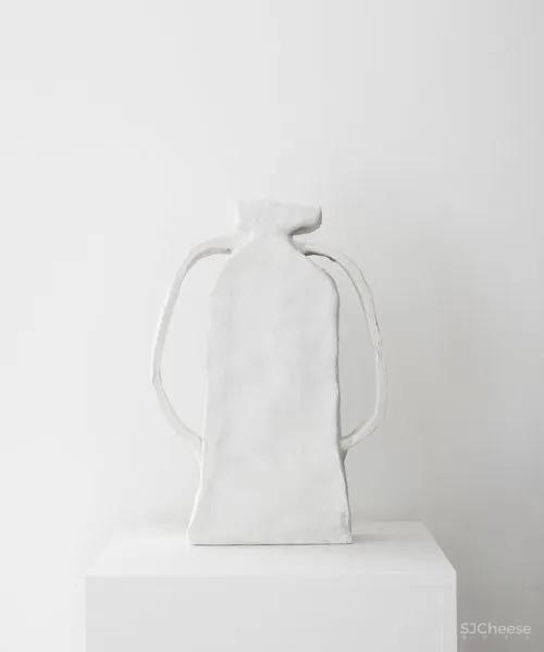 Phoebe Nicol | 精致现代风外壳下的欧洲经典