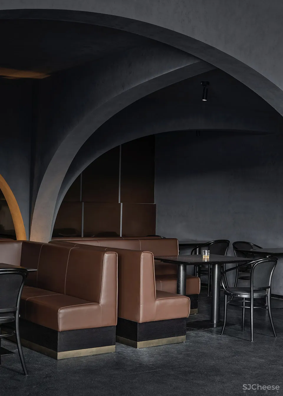 简单、酷、有质感,河北薄荷花园酒吧 侯天天 李成 刘晓鲁