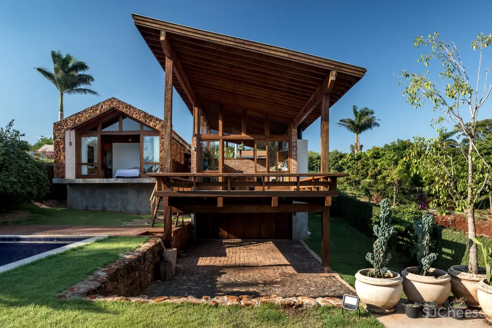 湖畔度假住宅 ，巴西 / Solo Arquitetos