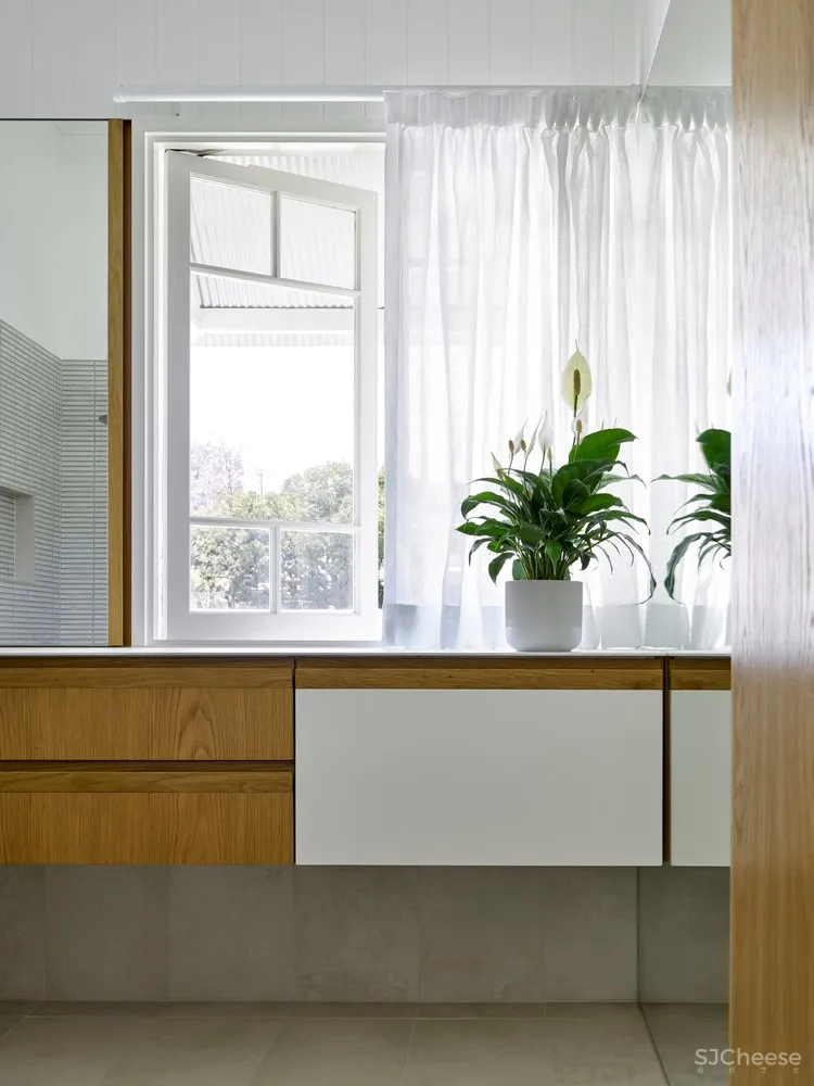 蓝花楹之家，白色住宅体现南澳风情 / SP Studio