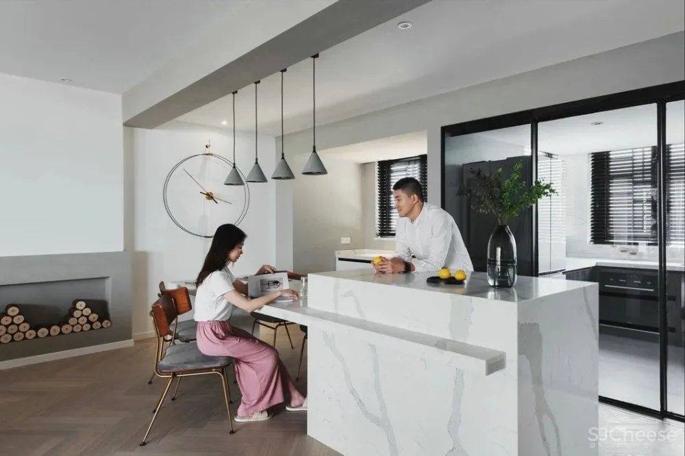 165㎡里的爱情故事/吹着海风/看看电影/沉浸于两个人的浪漫