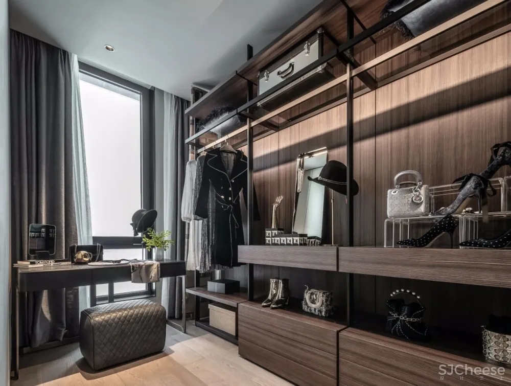 新作 | 775m² 深圳半岛城邦 270° 云海天幕超级顶复,无敌空中泳池