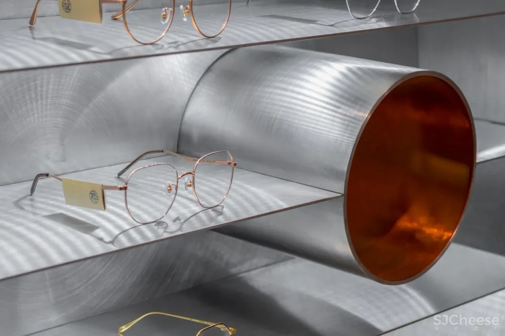 新作 | 仅 40m² 的先锋艺术商店,设计竟这么酷