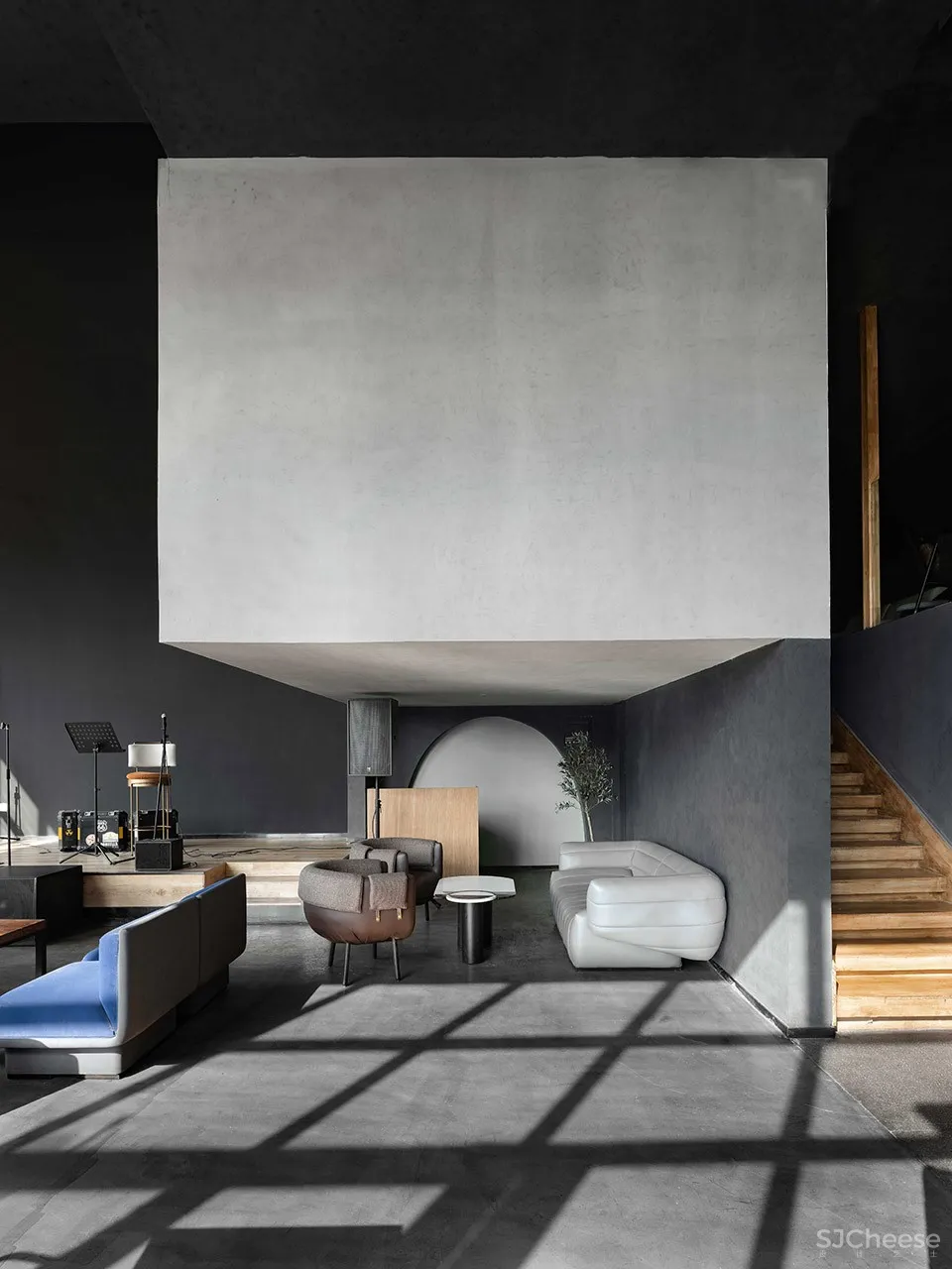 薄荷花园酒吧,河北 / 侯天天+李成+刘晓鲁