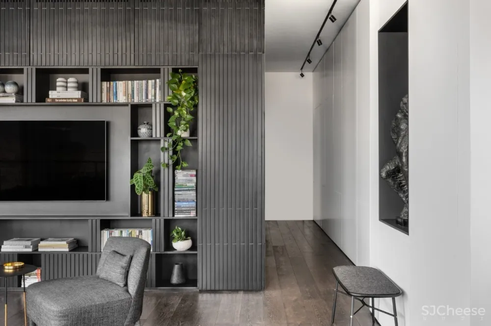 现代质感公寓丨哑光黑的背景墙太有线条感