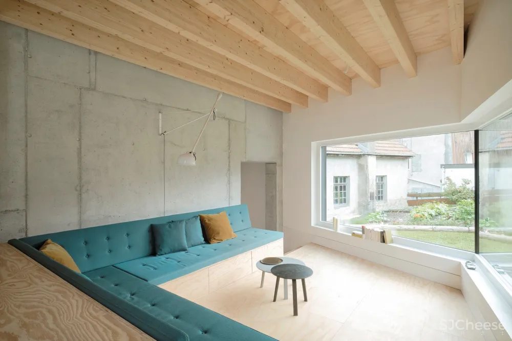 Haus D,顺时针旋转的黑色住宅 / Yonder – Architektur und Design