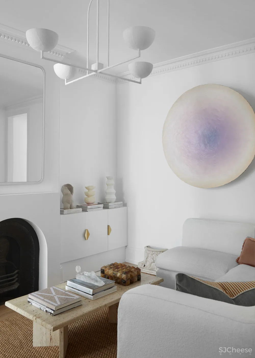 Phoebe Nicol | 精致现代风外壳下的欧洲经典