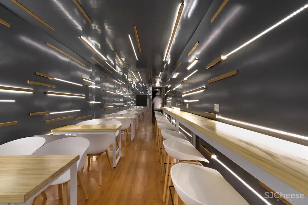 夹缝里的捞饭餐厅,苏州 / 平介设计