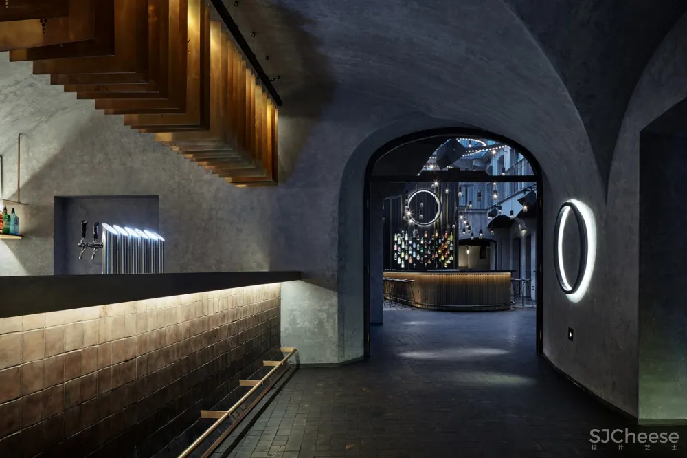 新作 | Formafatal + Machar&Teichman：布拉格 月球俱乐部