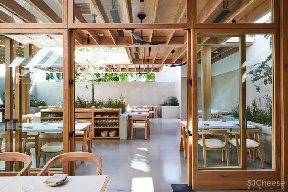 auburn餐厅室内设计,洛杉矶 / Klein Agency