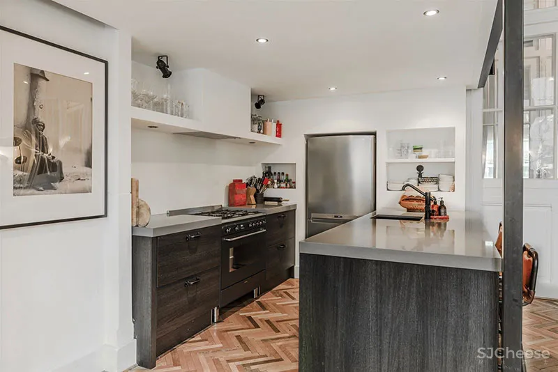 阿姆斯特丹的双层Loft住宅，带夹层和迷人的儿童房