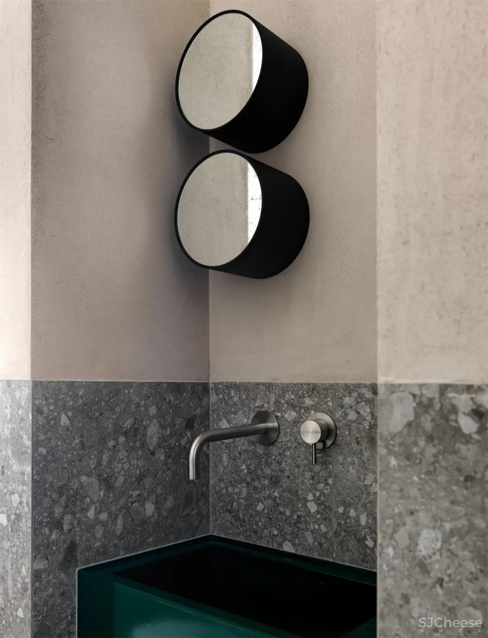 俄罗斯喀山一间58㎡极简主义咖啡馆