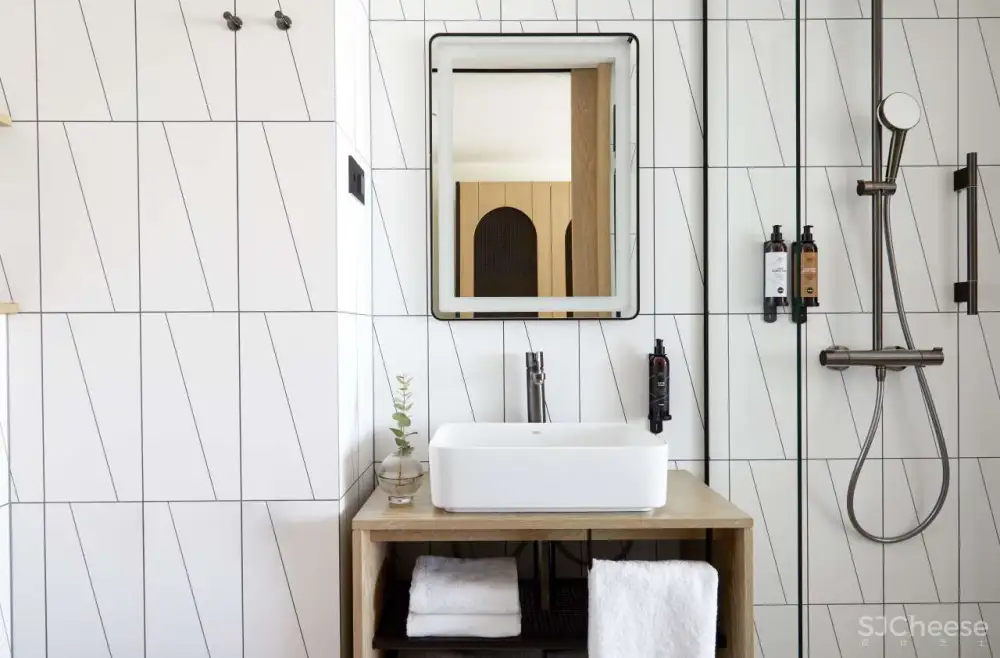 波兰现代工业的精致与活力，PURO酒店 SUPER FUTURES