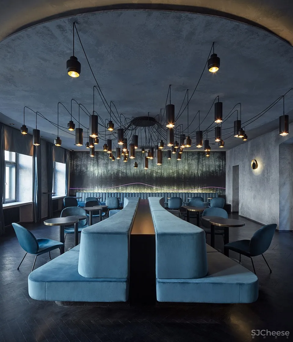 捷克布拉格一家神秘的Moon俱乐部