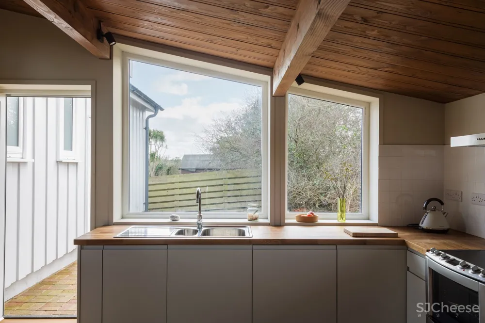 Riverchapel度假小屋扩建,爱尔兰 / Robert Bourke Architects