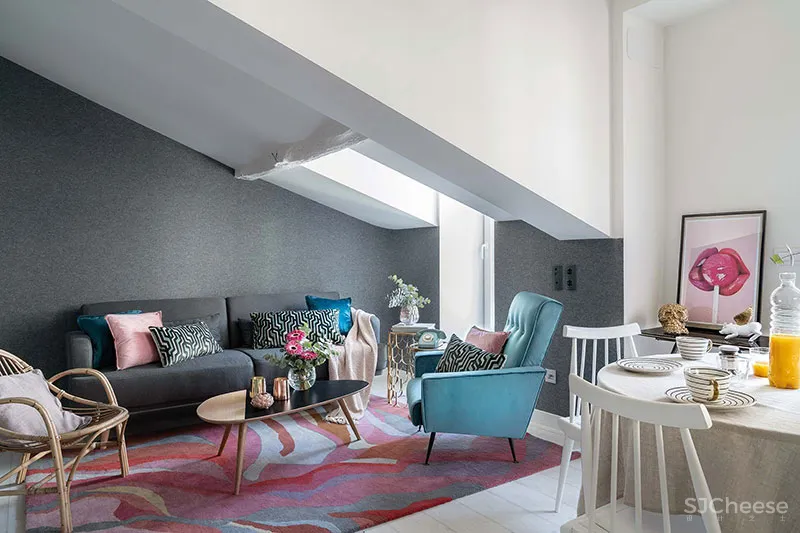 西班牙一间45平米迷人loft女孩公寓