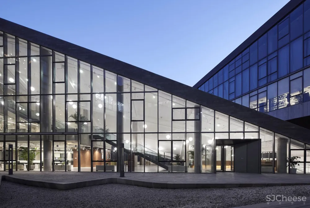 实力文化数码庄园办公楼，北京 / 艾迪尔