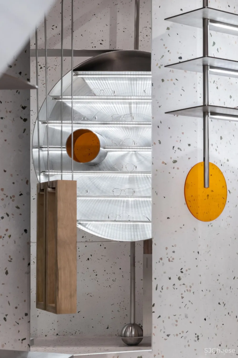 新作 | 仅 40m² 的先锋艺术商店,设计竟这么酷