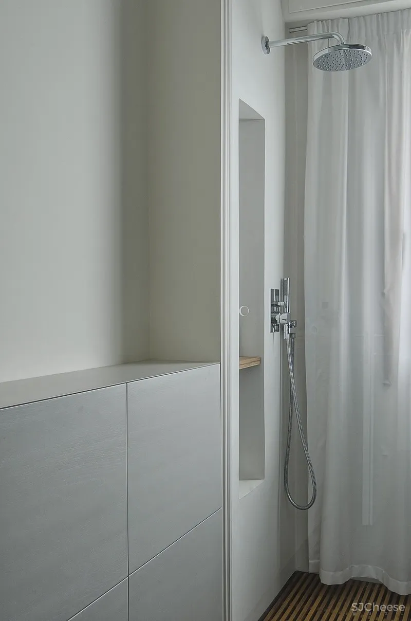 意大利比萨115㎡中性色公寓 Sundaymorning