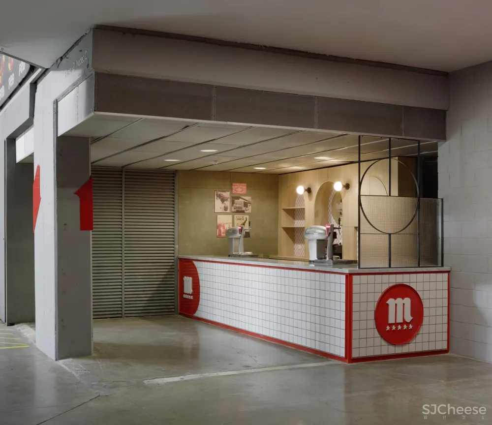 PuertoyMartín | 马德里体育馆工业风格内部设计