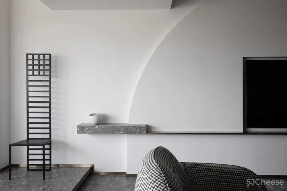 弧线与直线的交织,汕头俏皮艺术公寓 艾克建筑设计