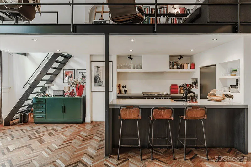 阿姆斯特丹的双层Loft住宅，带夹层和迷人的儿童房