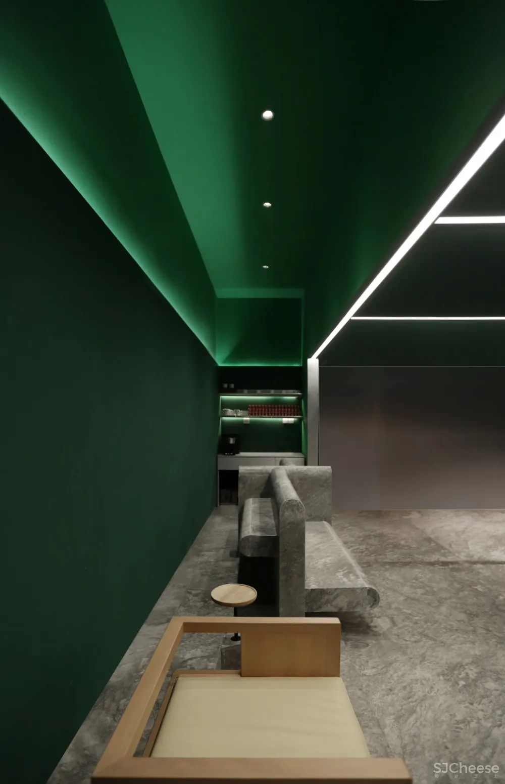 DUISS KOICR 精品服装店 素质传播