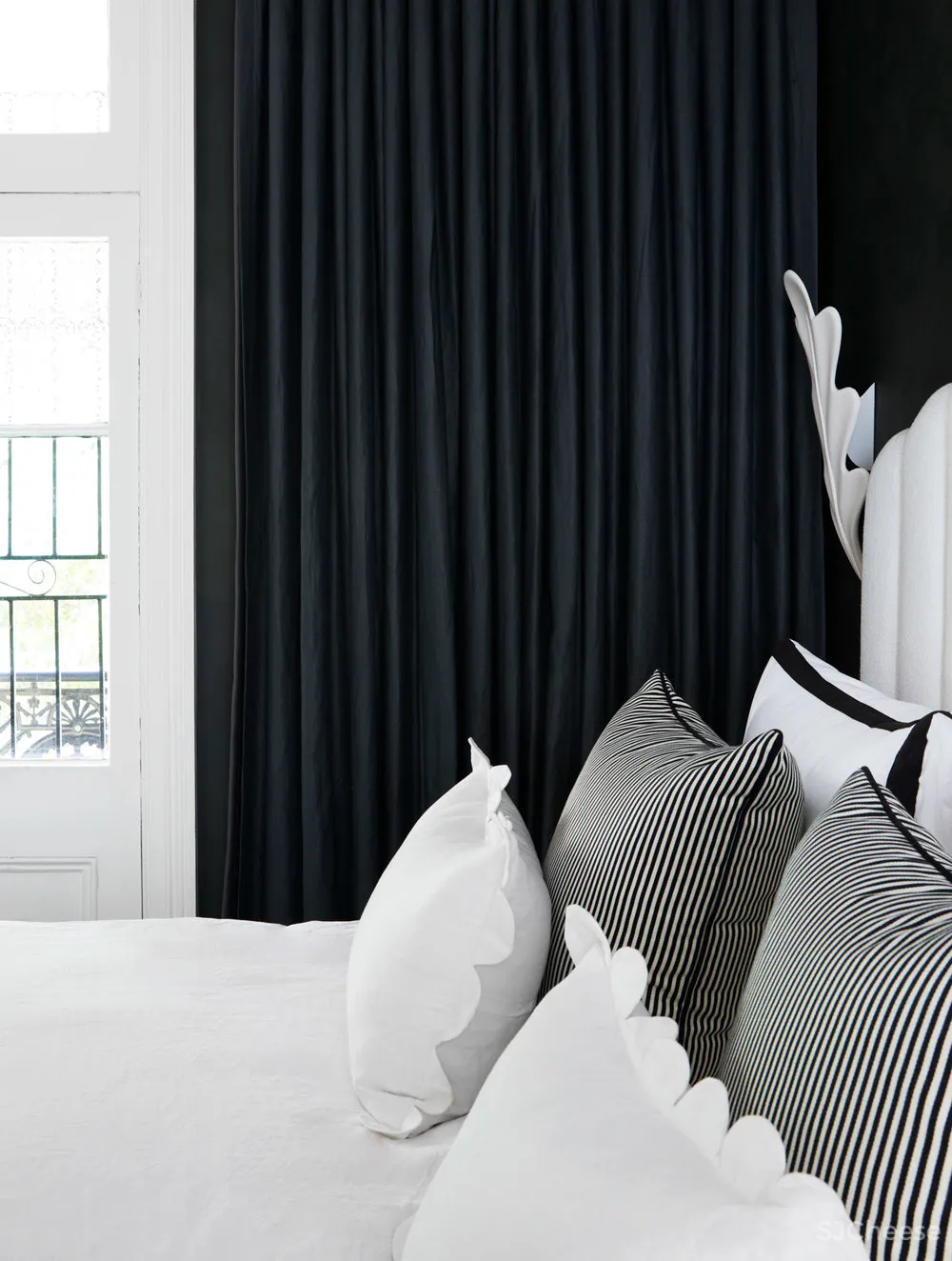 Phoebe Nicol | 精致现代风外壳下的欧洲经典