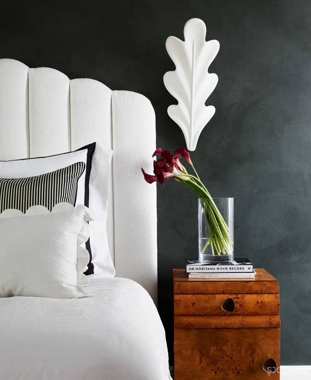 Phoebe Nicol | 精致现代风外壳下的欧洲经典