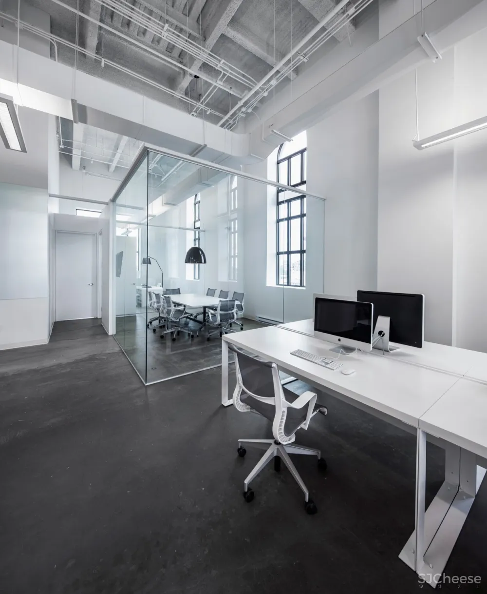 255㎡蒙特利尔蓝色通讯办公室 Anne Sophie Goneau