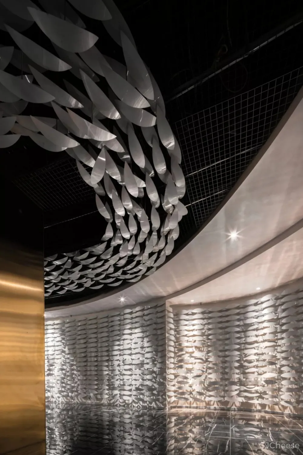 夜幻黑金,鱼翔怡美的办公新空间 周令设计