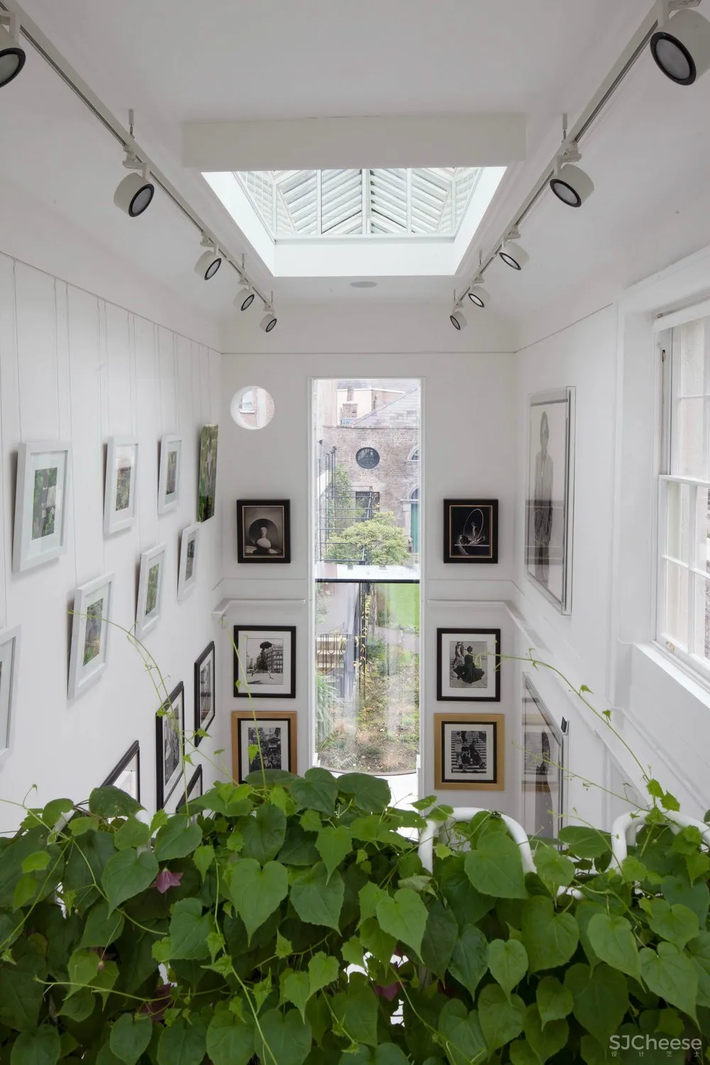 这栋联排别墅翻修后丨实在太潮了