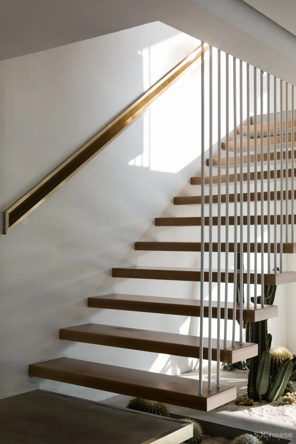 你会不会忽然的出现,在街角的咖啡店!