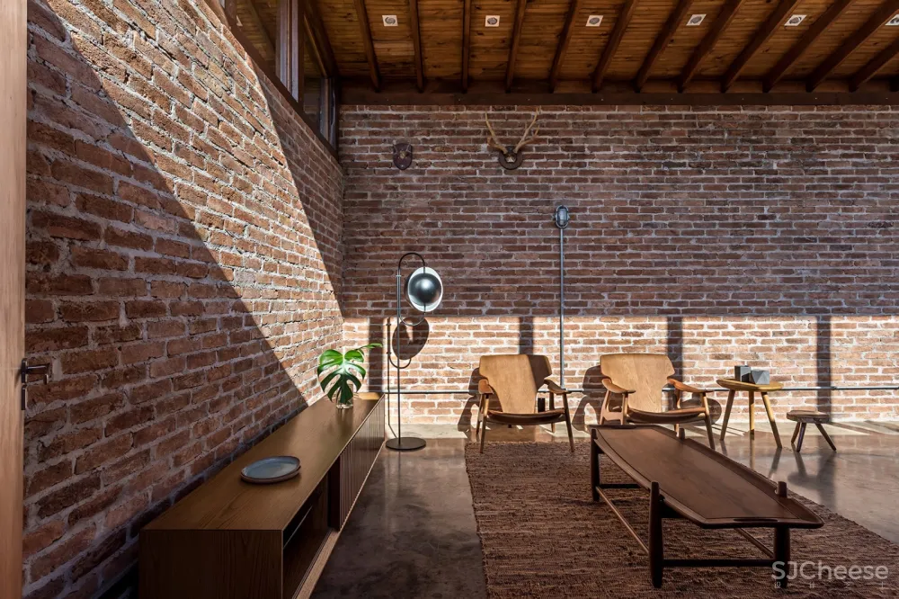 湖畔度假住宅 ，巴西 / Solo Arquitetos