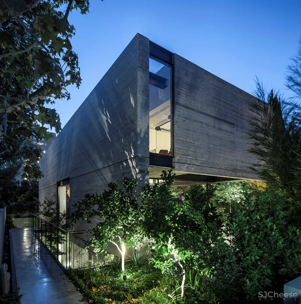 SB 住宅 / Pitsou Kedem Architects