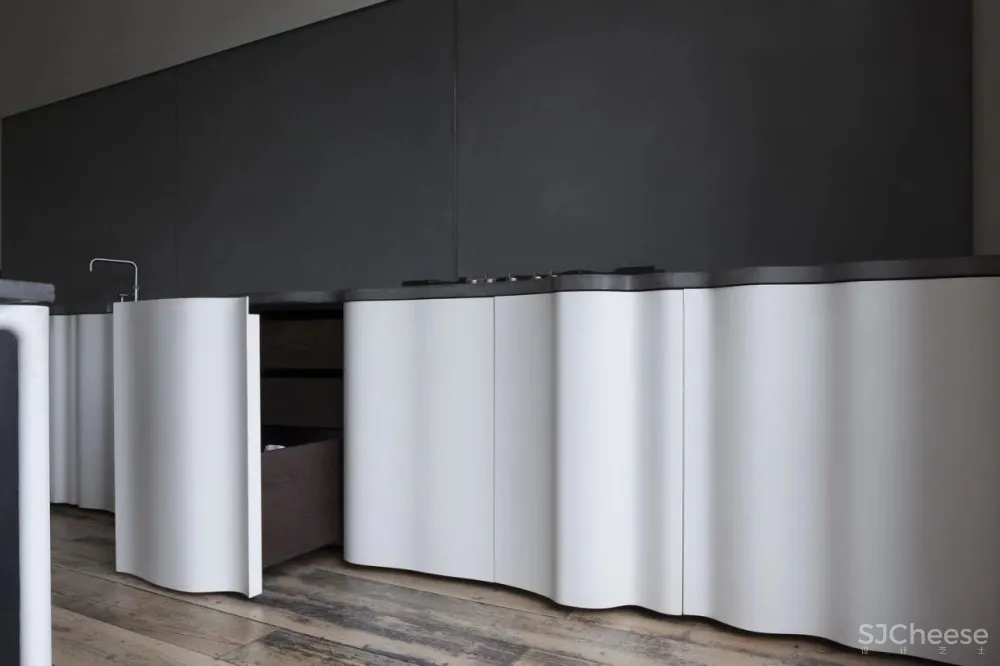 这栋联排别墅翻修后丨实在太潮了