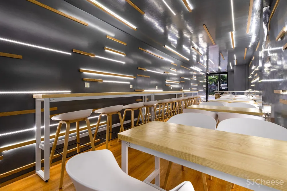 夹缝里的捞饭餐厅,苏州 / 平介设计