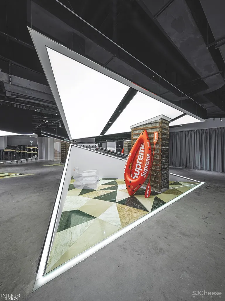 Spacemen为在线零售商打造前卫的上海店