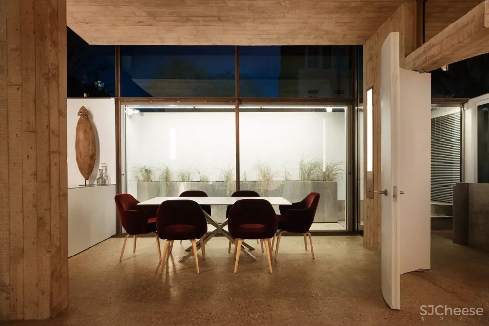 车库爆改成两房两卫丨水磨石和混凝土真的很配