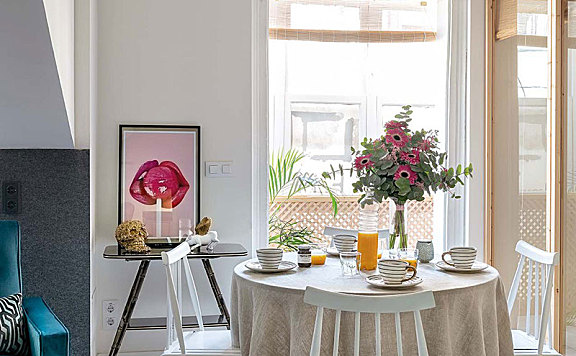 西班牙一间45平米迷人loft女孩公寓