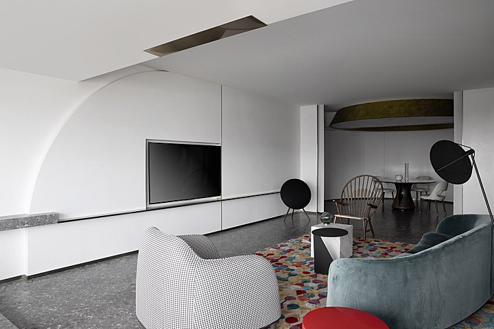 弧线与直线的交织,汕头俏皮艺术公寓 艾克建筑设计