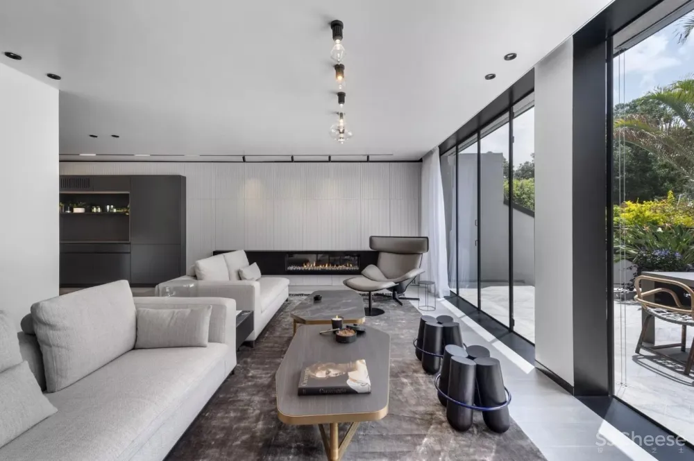 黑白灰品质感大宅 Aviram Kushmirski