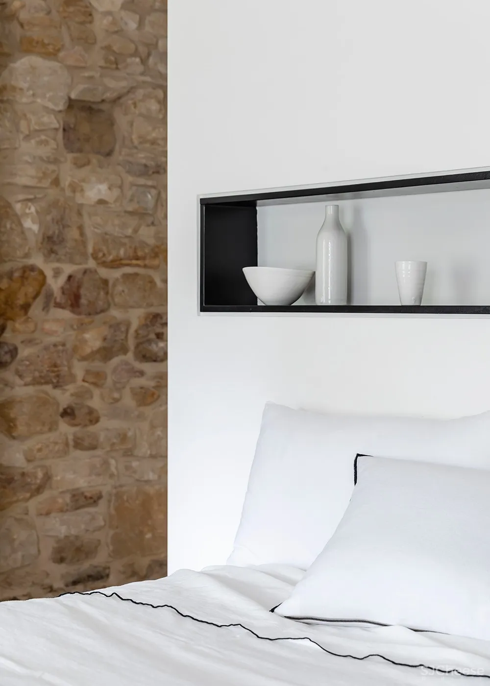 老房改造,留一面石头墙丨让家里更美