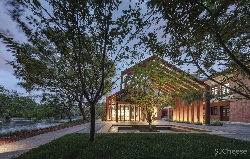 在记忆与希望之间-华东师范大学丽娃河畔书吧修缮，上海 / 上海日清建筑设计有限公司