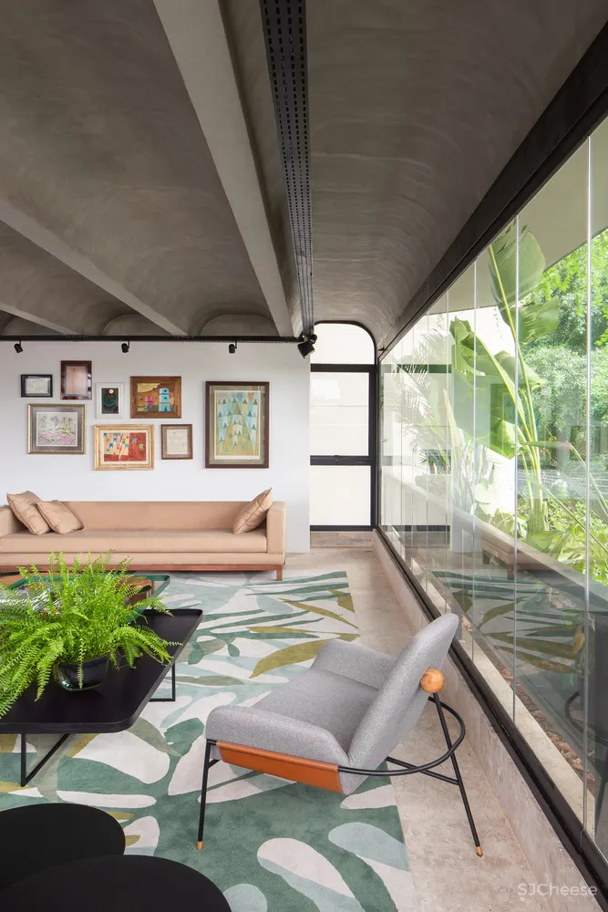 STUDIO LIM | 圣保罗20世纪野性主义公寓翻新